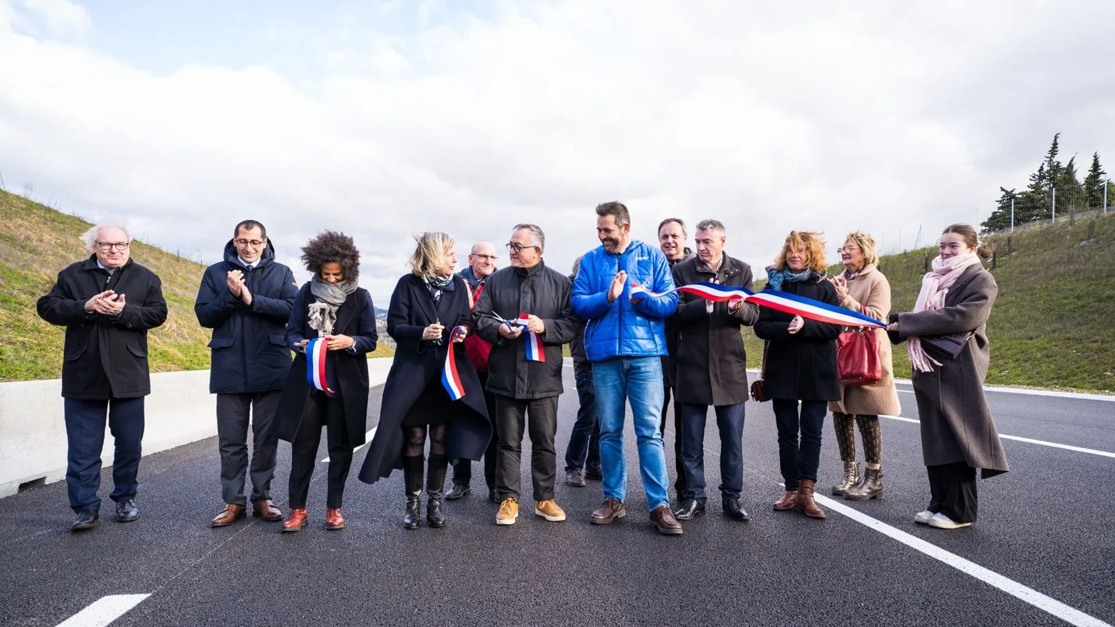 Inauguration officielle avec coupé de ruban tricolore