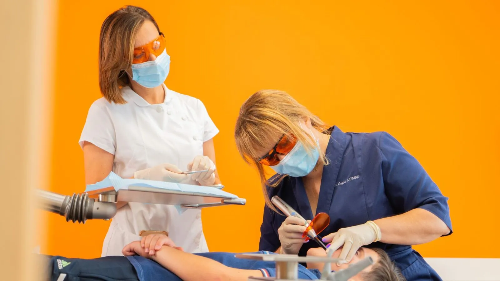 Soin réalisé sur un patient en cabinet